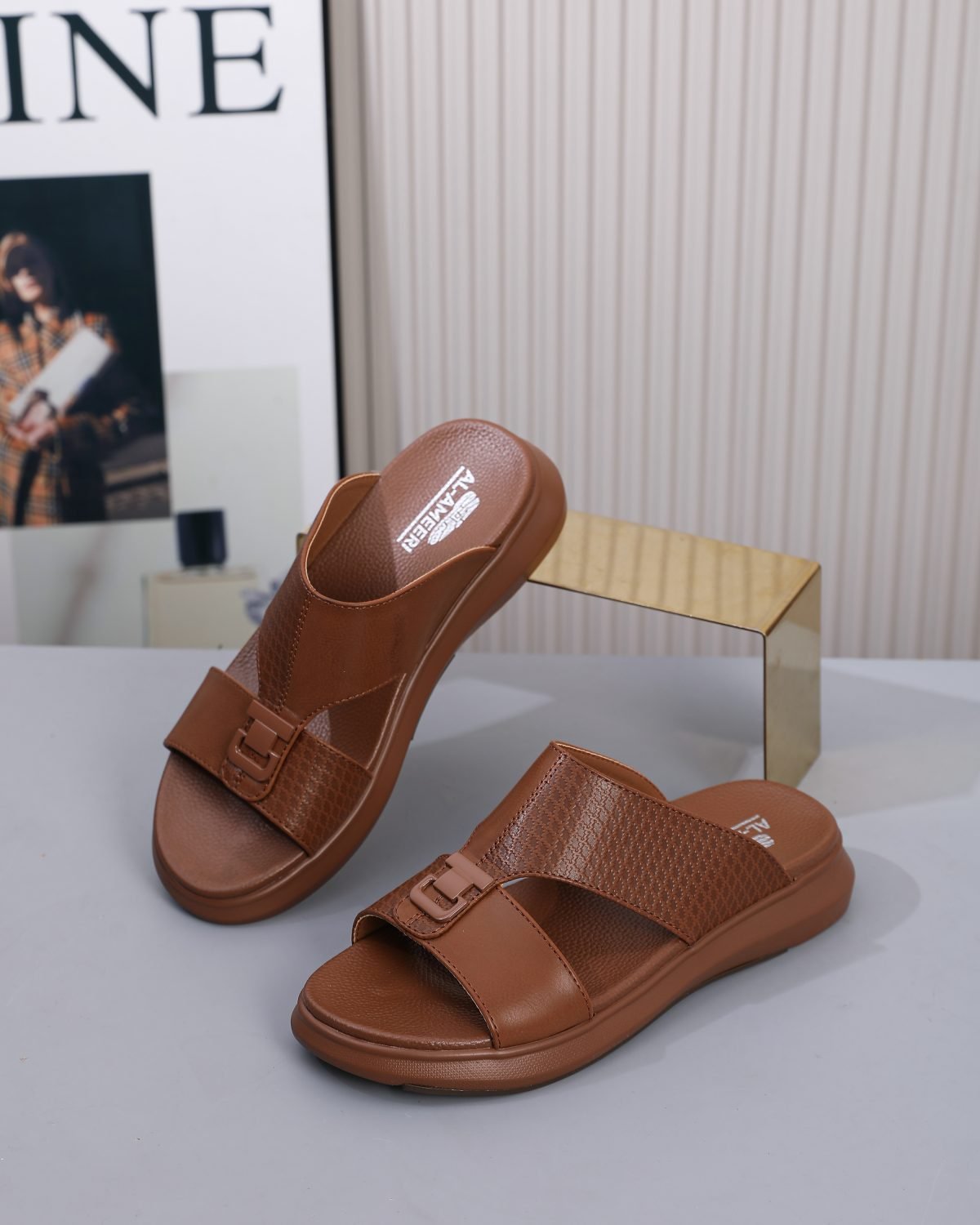 AM 09 in Tan
