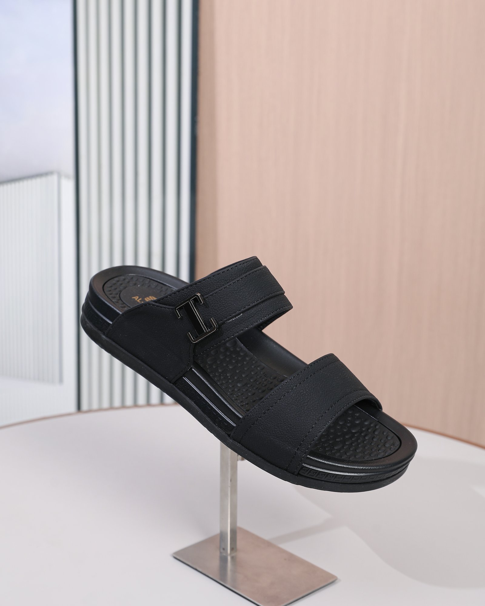 AM 17 - Arabic Slippers for Men