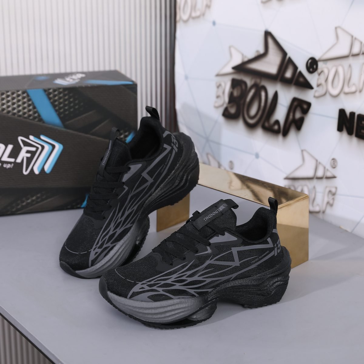 Fast 141 in Black Grey