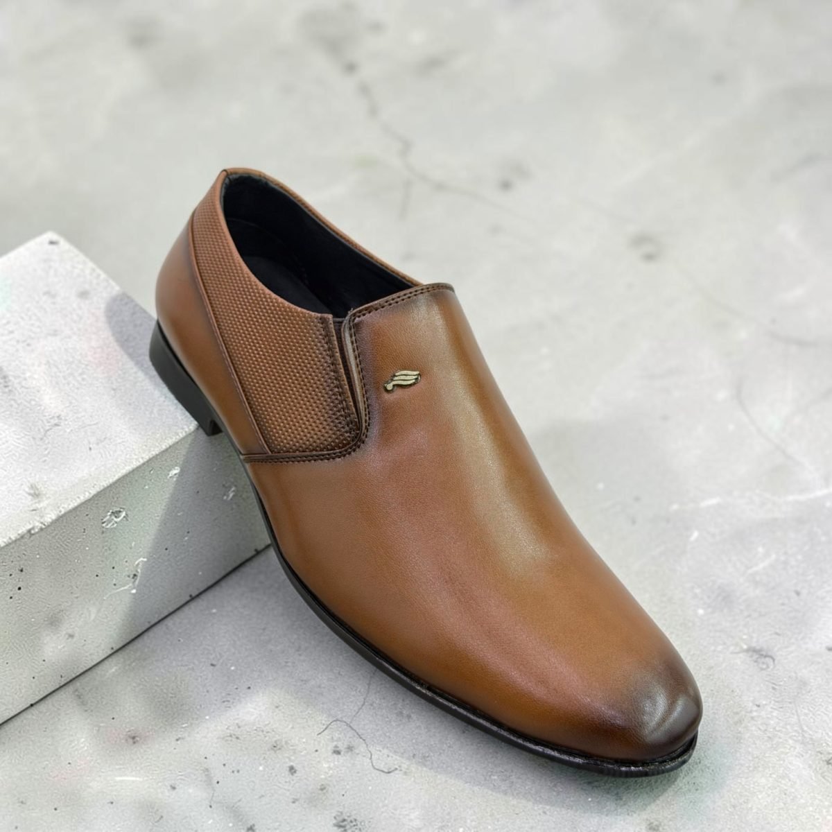 FKS 12 in Tan