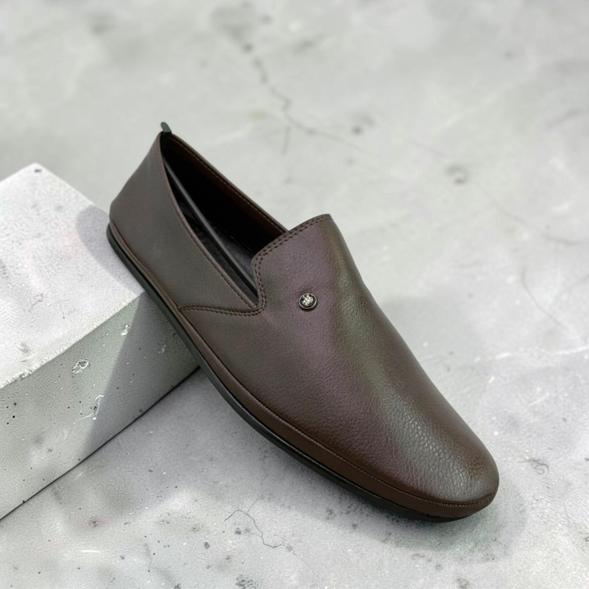 FL 8 in Brown