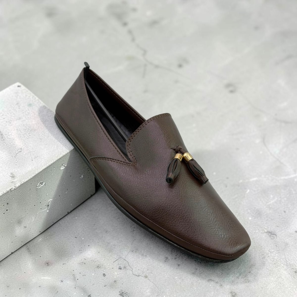FL 9 in Brown