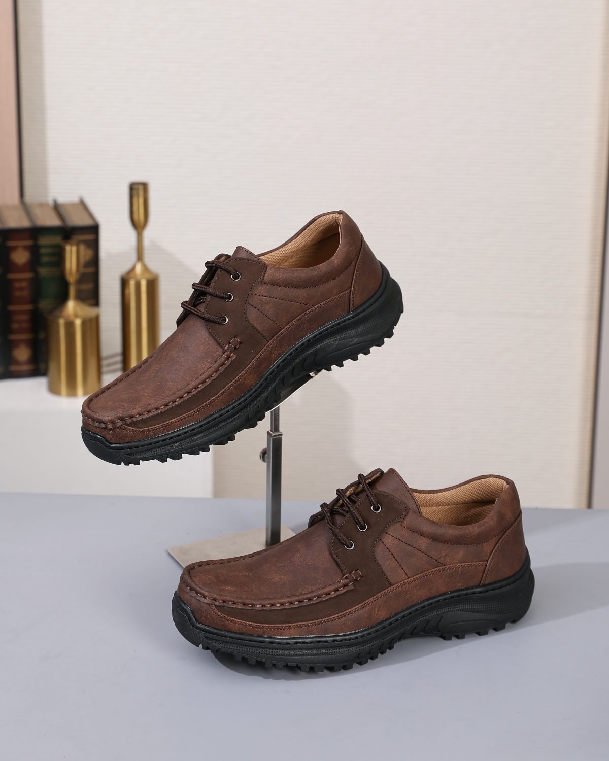 Leo 03 in Brown