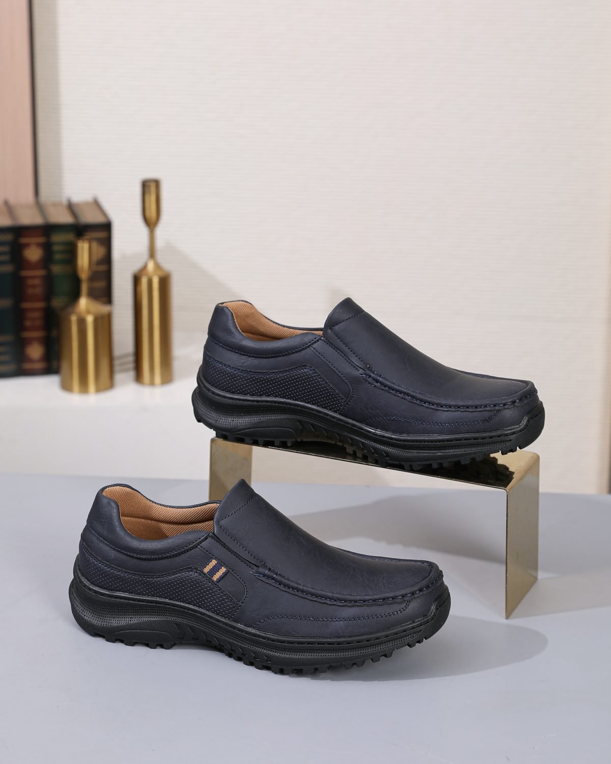 Leo 04 in Blue