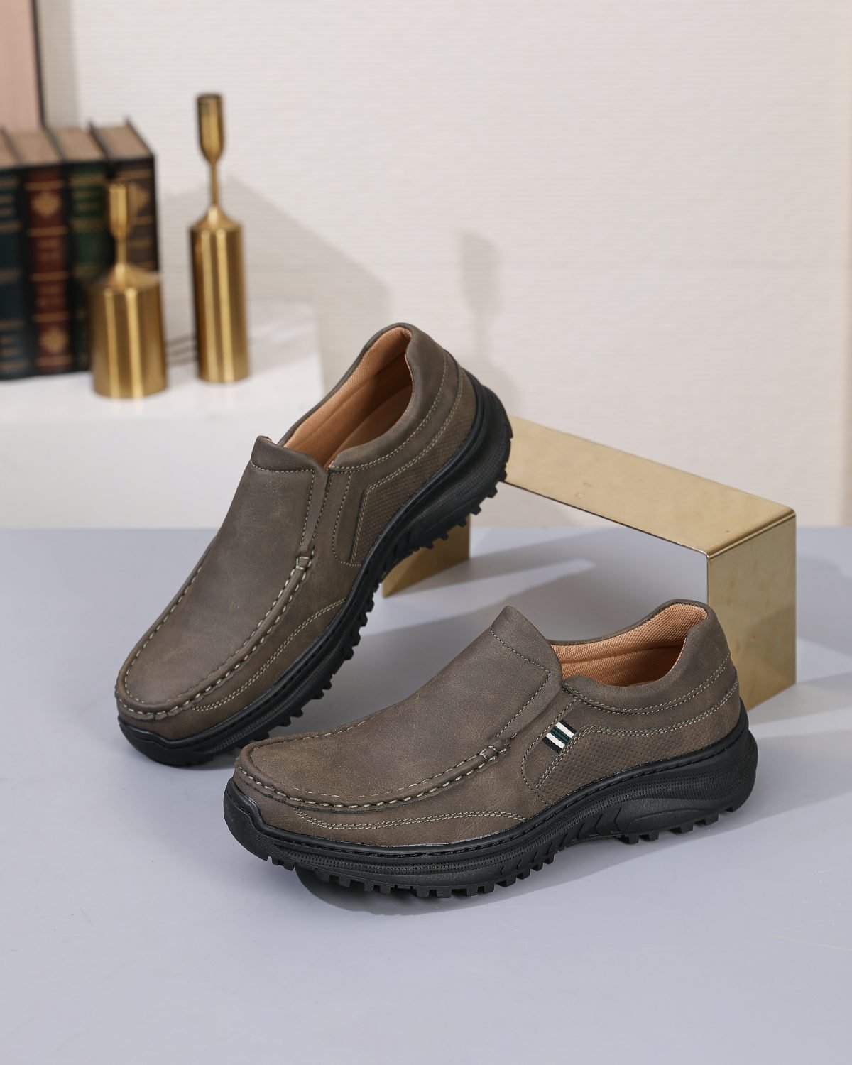 Leo 04 in Dark Green