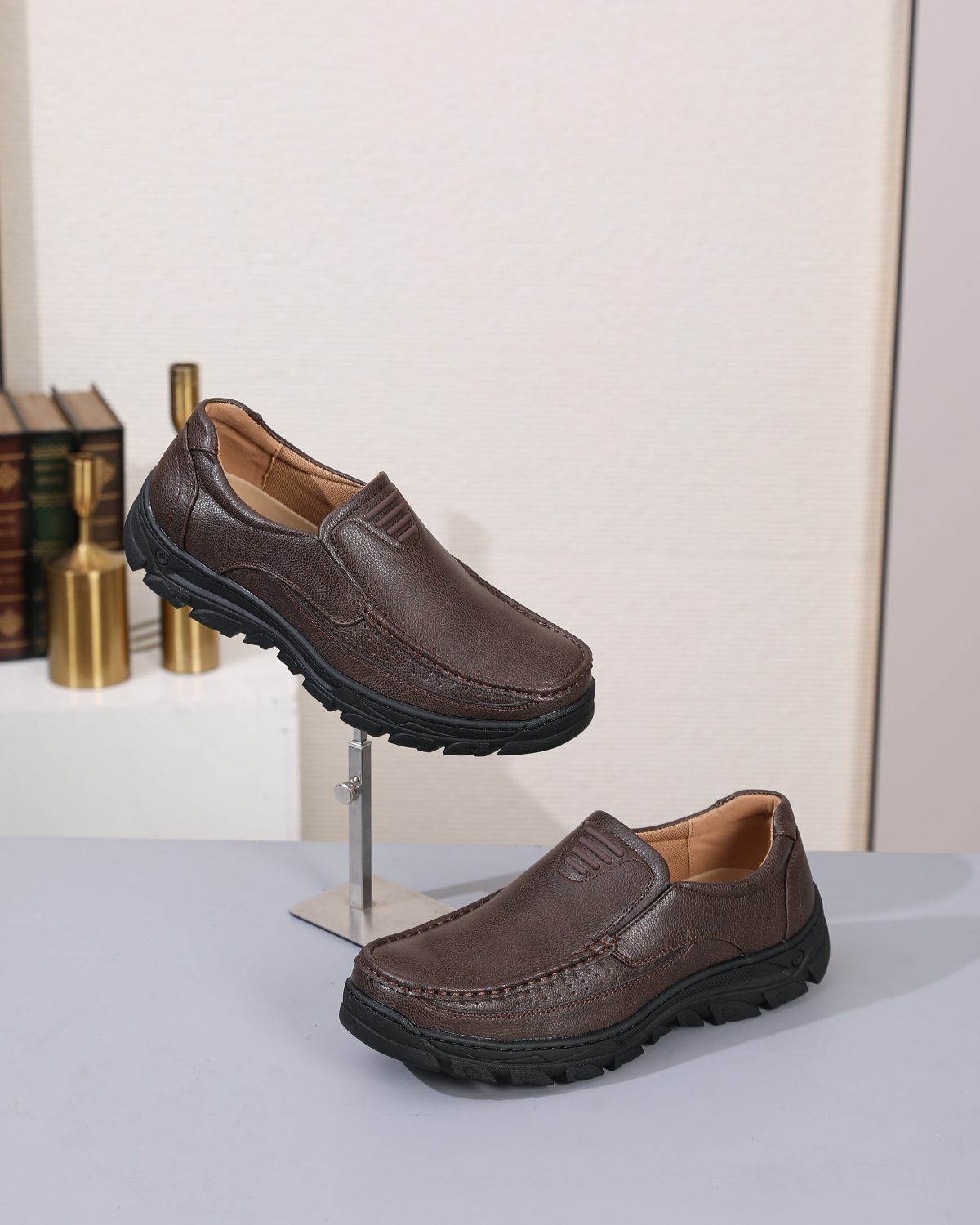 Leo 08 in Brown