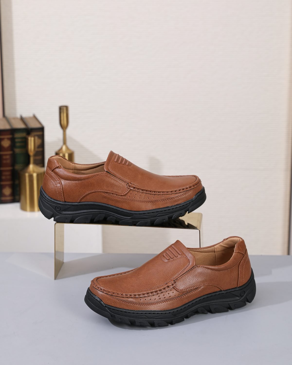 Leo 08 in Tan