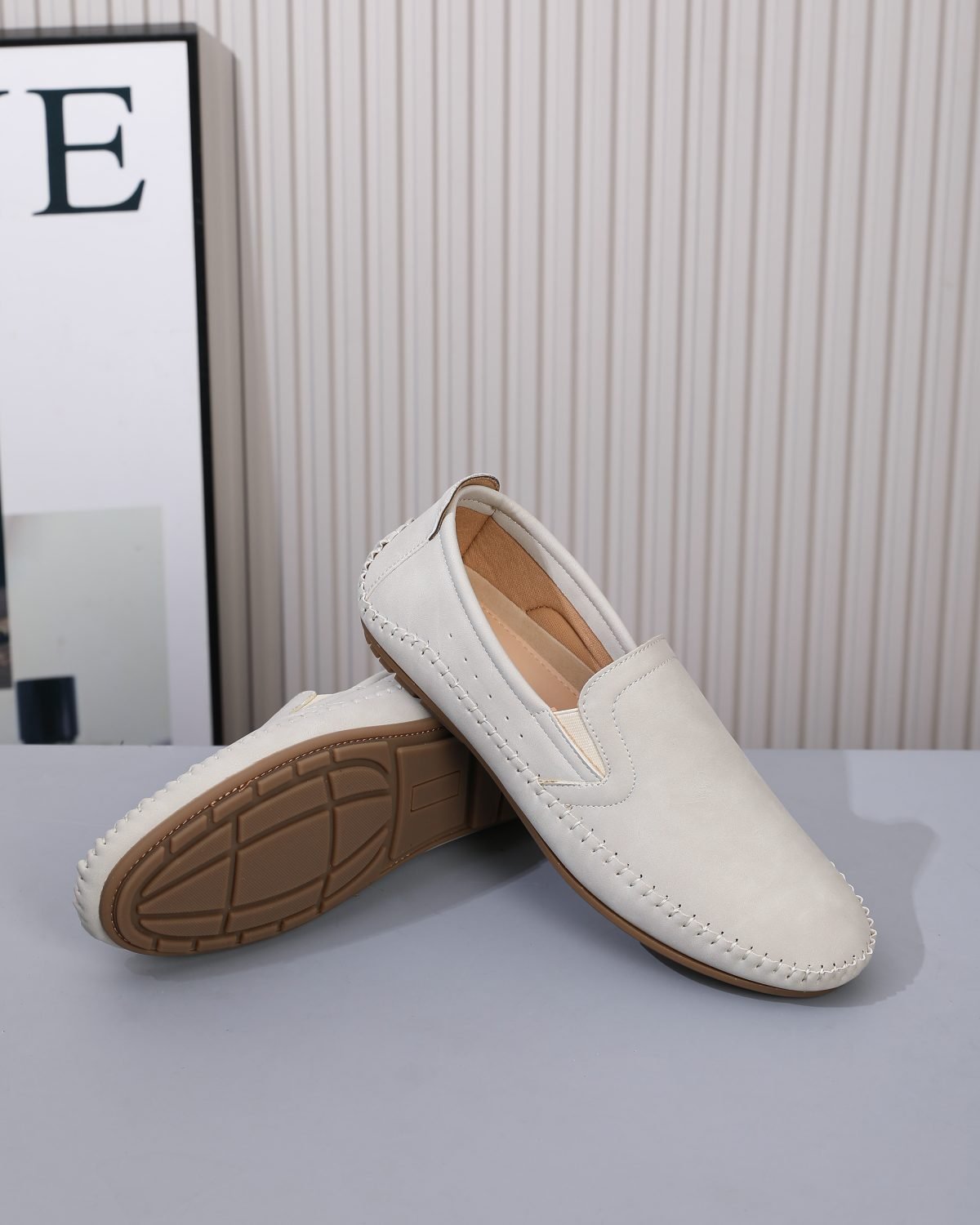 Leo 12 in Cream