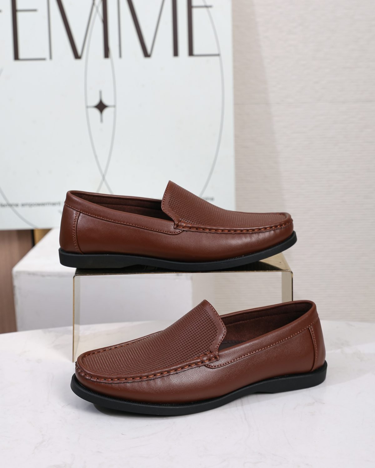 Leo 40 in Tan