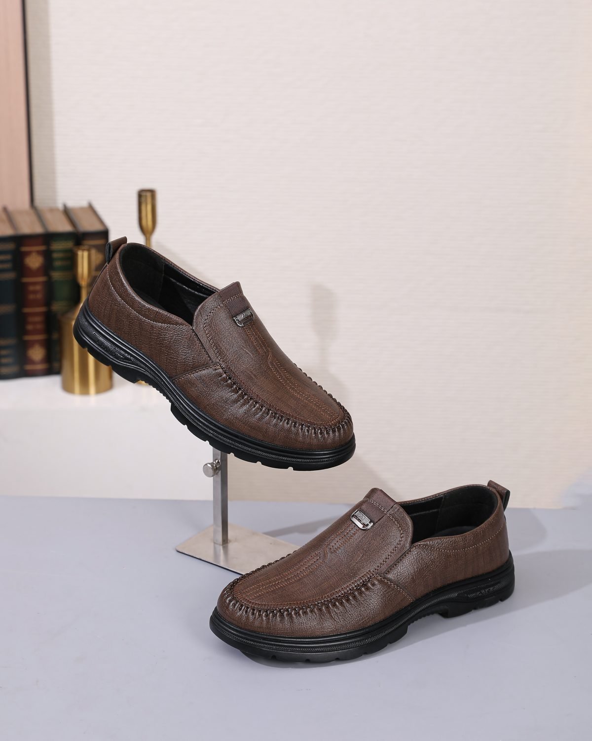 Leo 62 in Brown