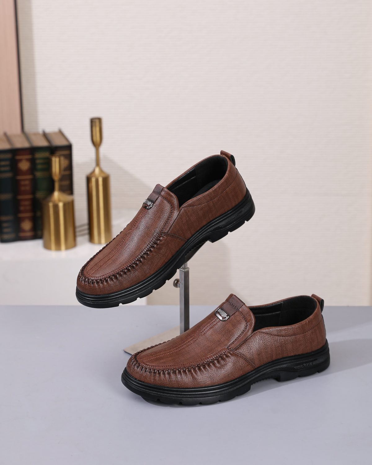 Leo 62 in Tan