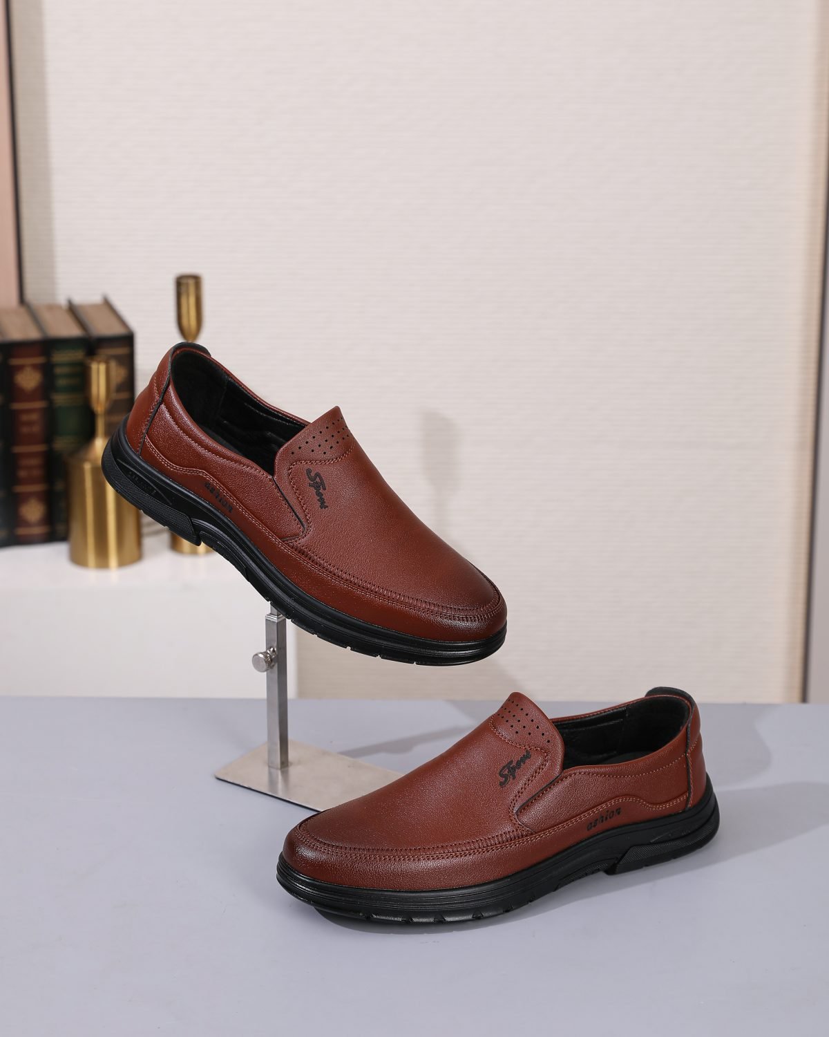 Leo 64 in Tan